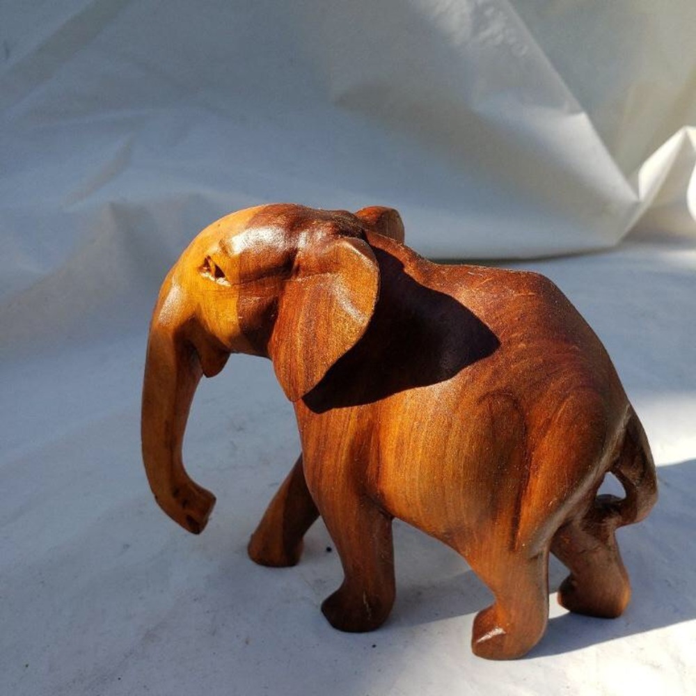 Wooden carving - Picture 2 of 2
